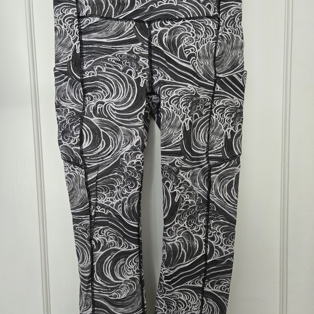 Lululemon Athletica Seawheeze Speed Up Crop Running Waves Multi Black Reflective - Picture 2 of 10